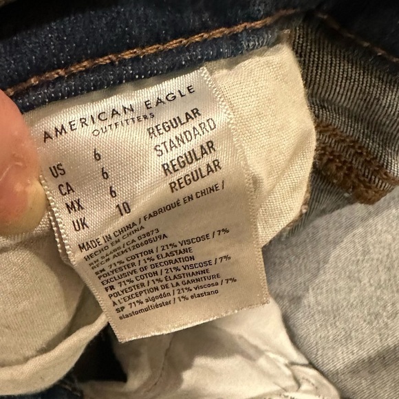 EUC American Eagle Next Level stretch denim blue jeans distressed Sz 6 bottoms - Picture 5 of 6
